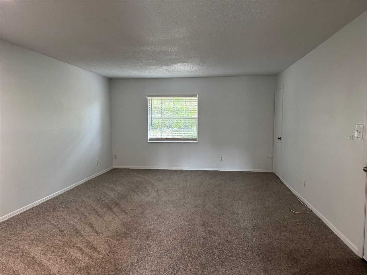 1000 W Par St #12 - Photo 5 of 6