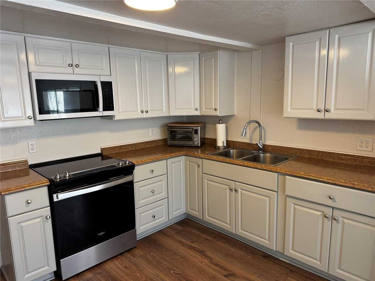 102 Laureti Ln - Photo 3 of 7