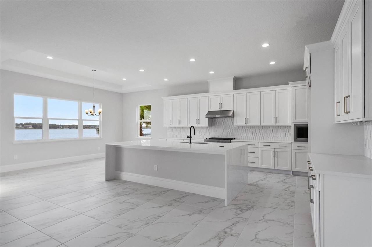 16708 Bolsena Dr - Photo 5 of 32