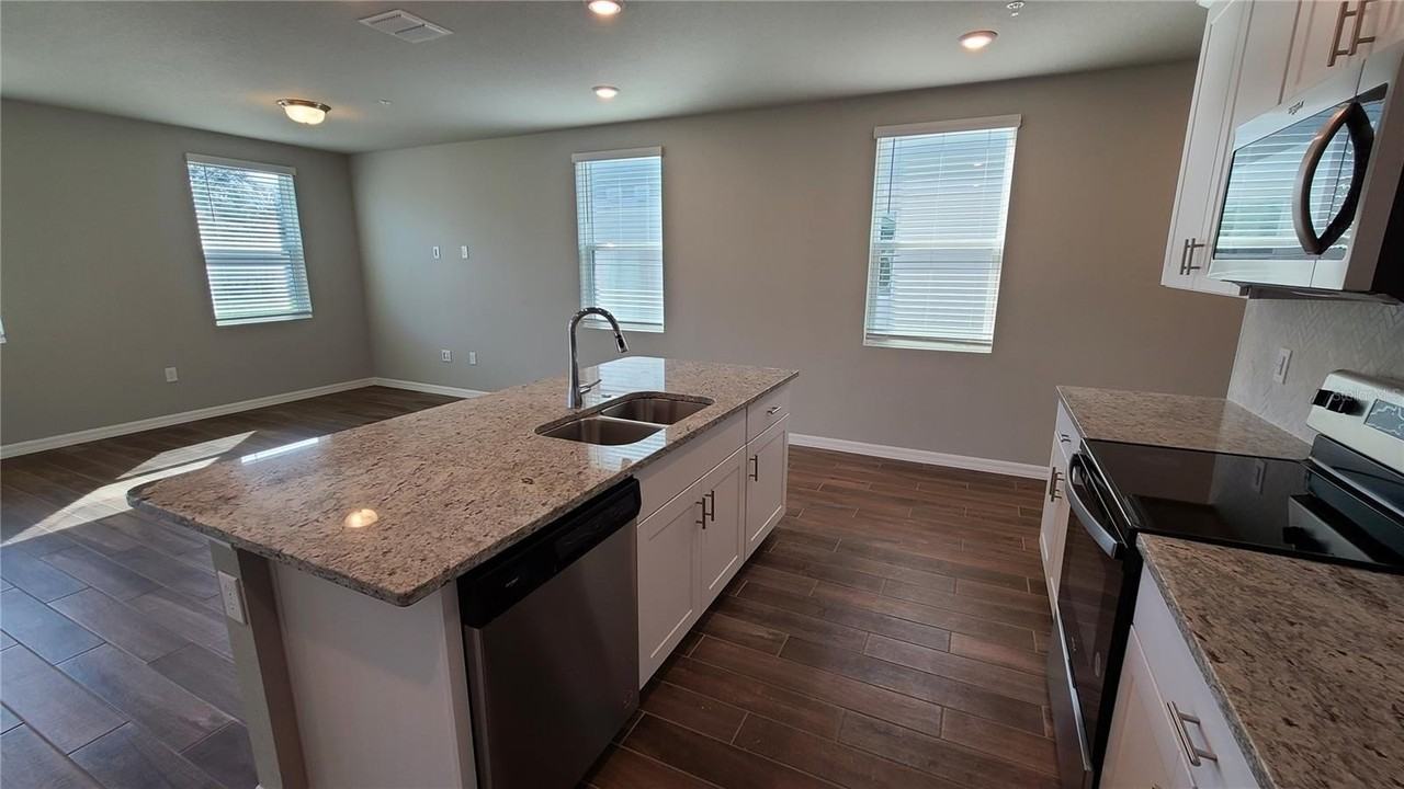 1458 Sage Bush St - Photo 6 of 37