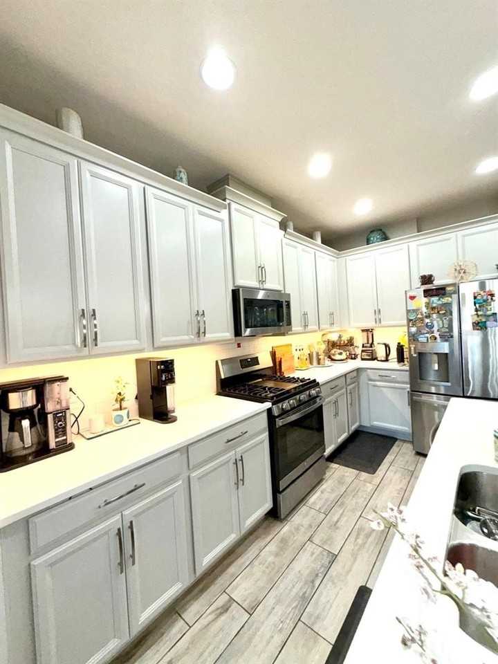 204 Rustic Loop - Photo 4 of 44