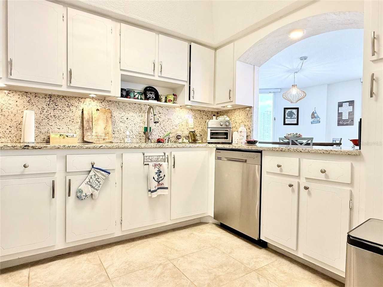 3047 S Atlantic Ave #305 - Photo 7 of 50