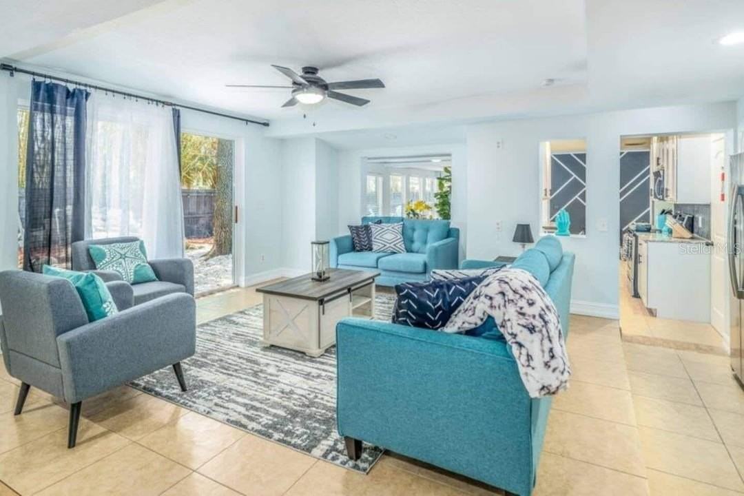 2917 Stetson St - Photo 3 of 32