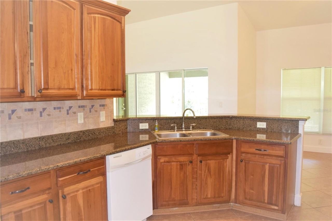 4444 Sw 115th St - Photo 4 of 21