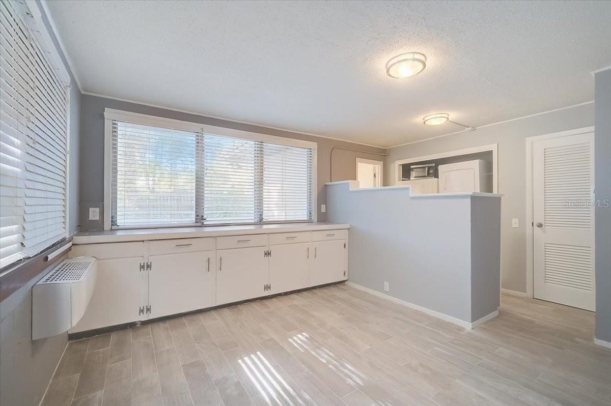 1223 Cocoanut Ave - Photo 6 of 16