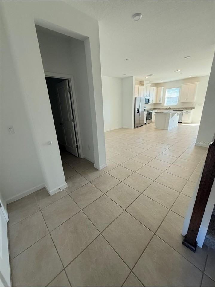 1107 Boardwalk Pl - Photo 5 of 16