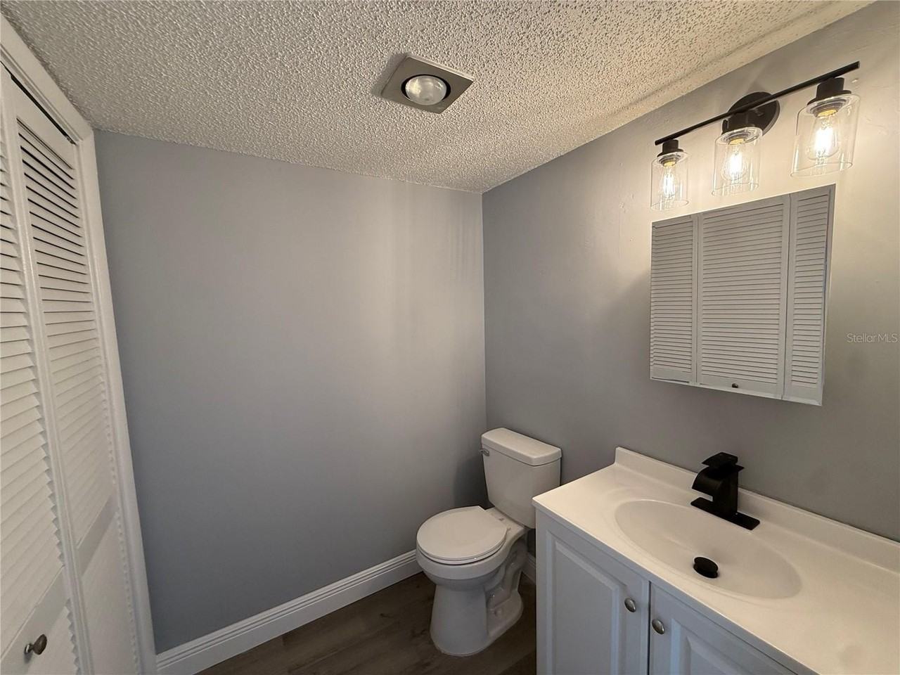 5055 Eaglesmere Dr #D04 - Photo 7 of 15