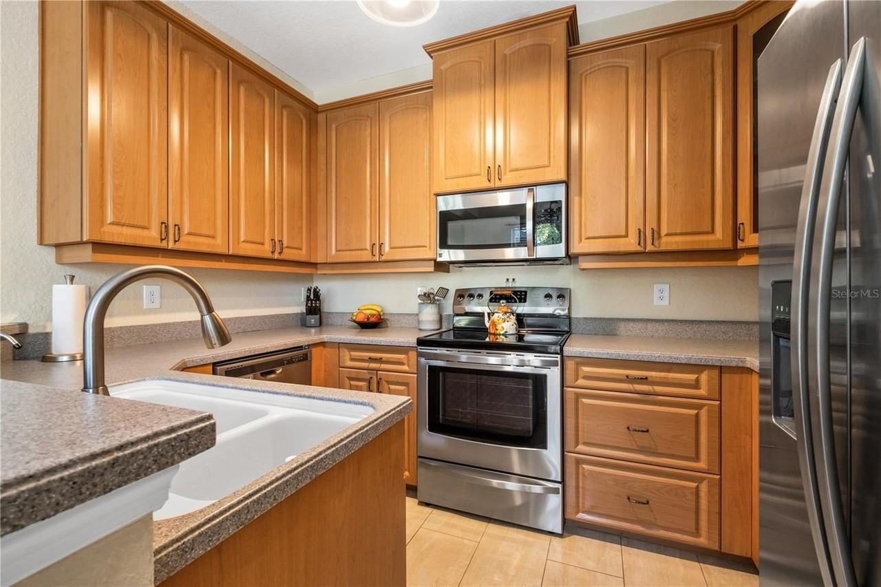 5647 Vermont Ave - Photo 7 of 40