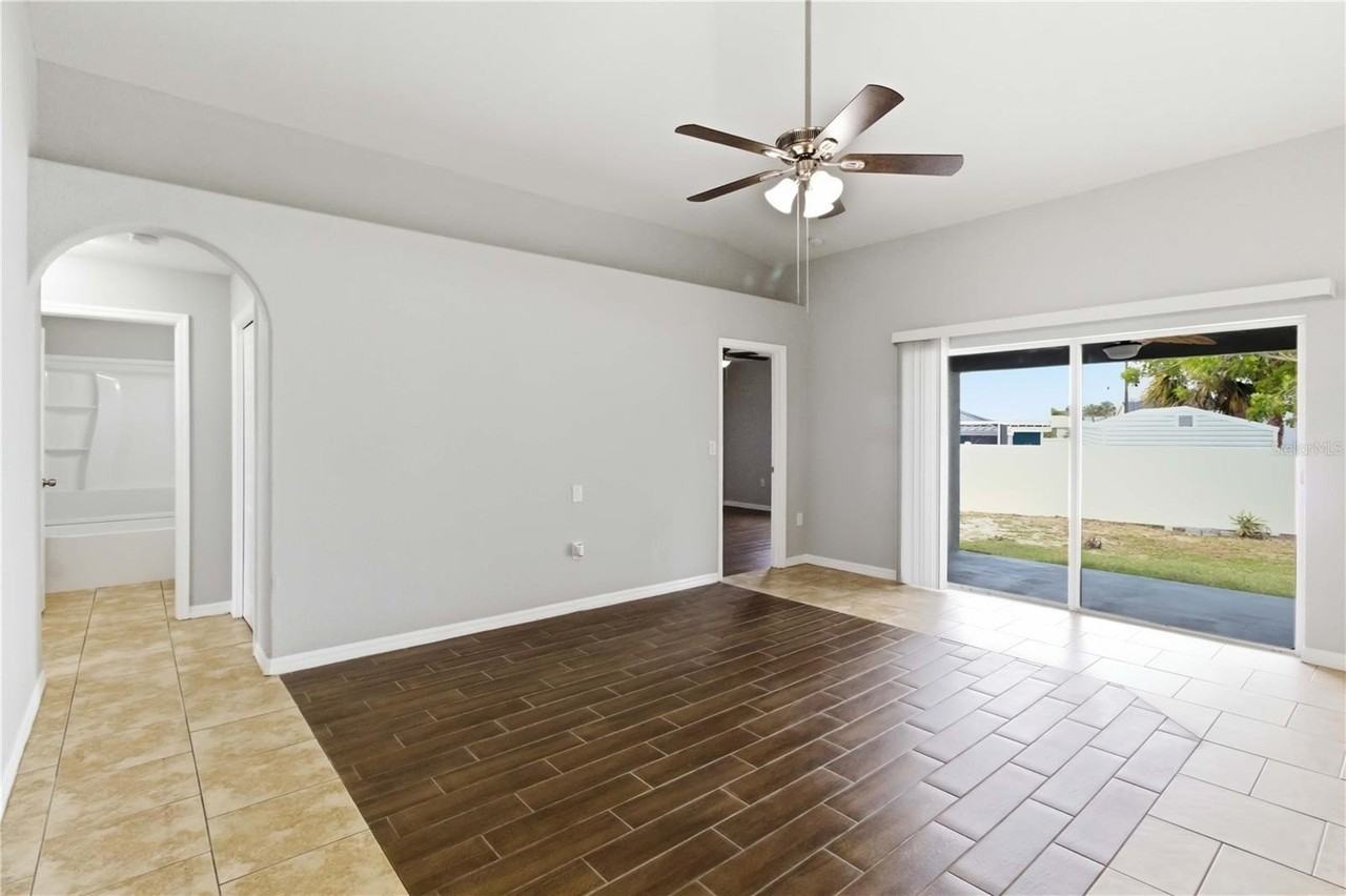 6336 Florida Cir W - Photo 5 of 25