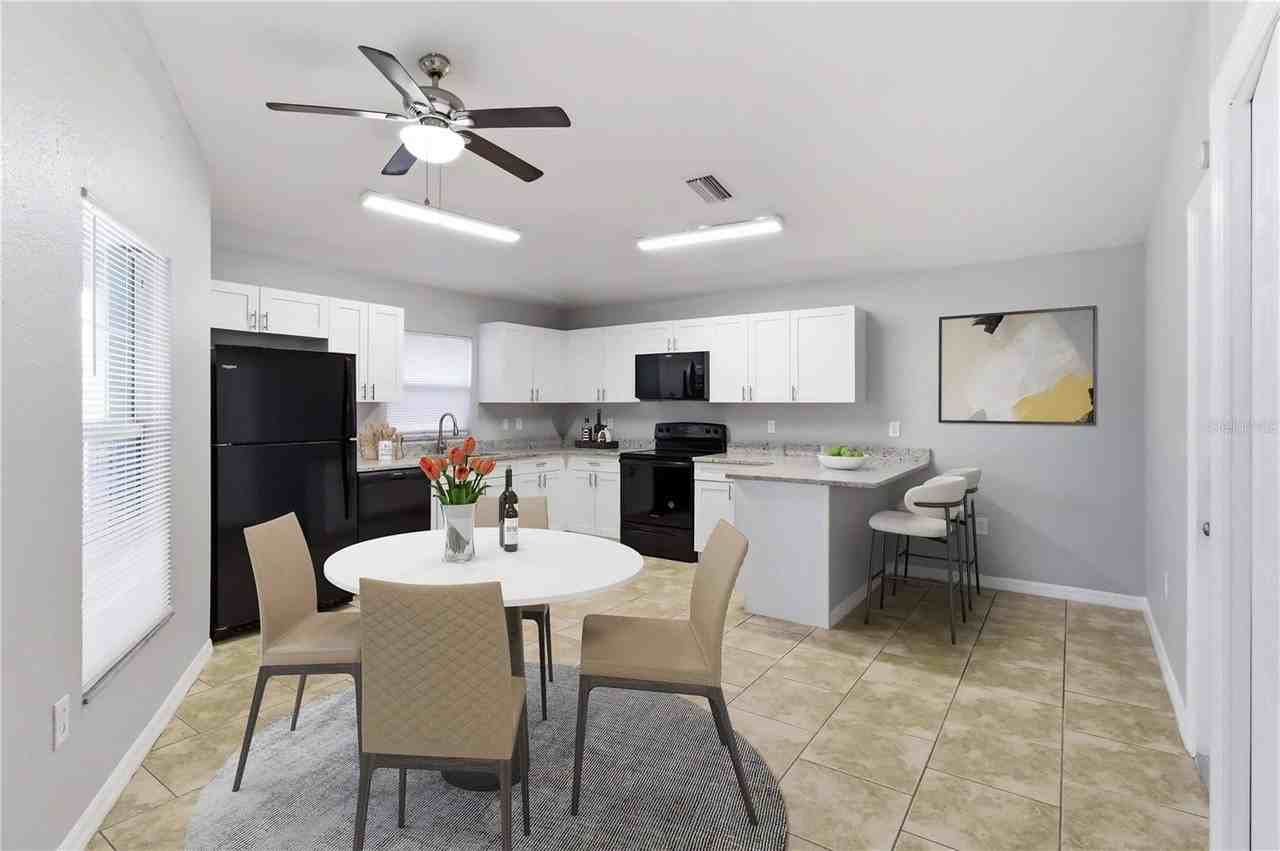 6336 Florida Cir W - Photo 4 of 25