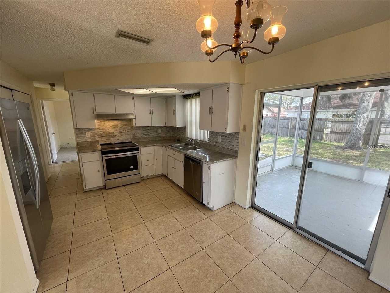 7808 Osteen Rd - Photo 5 of 10