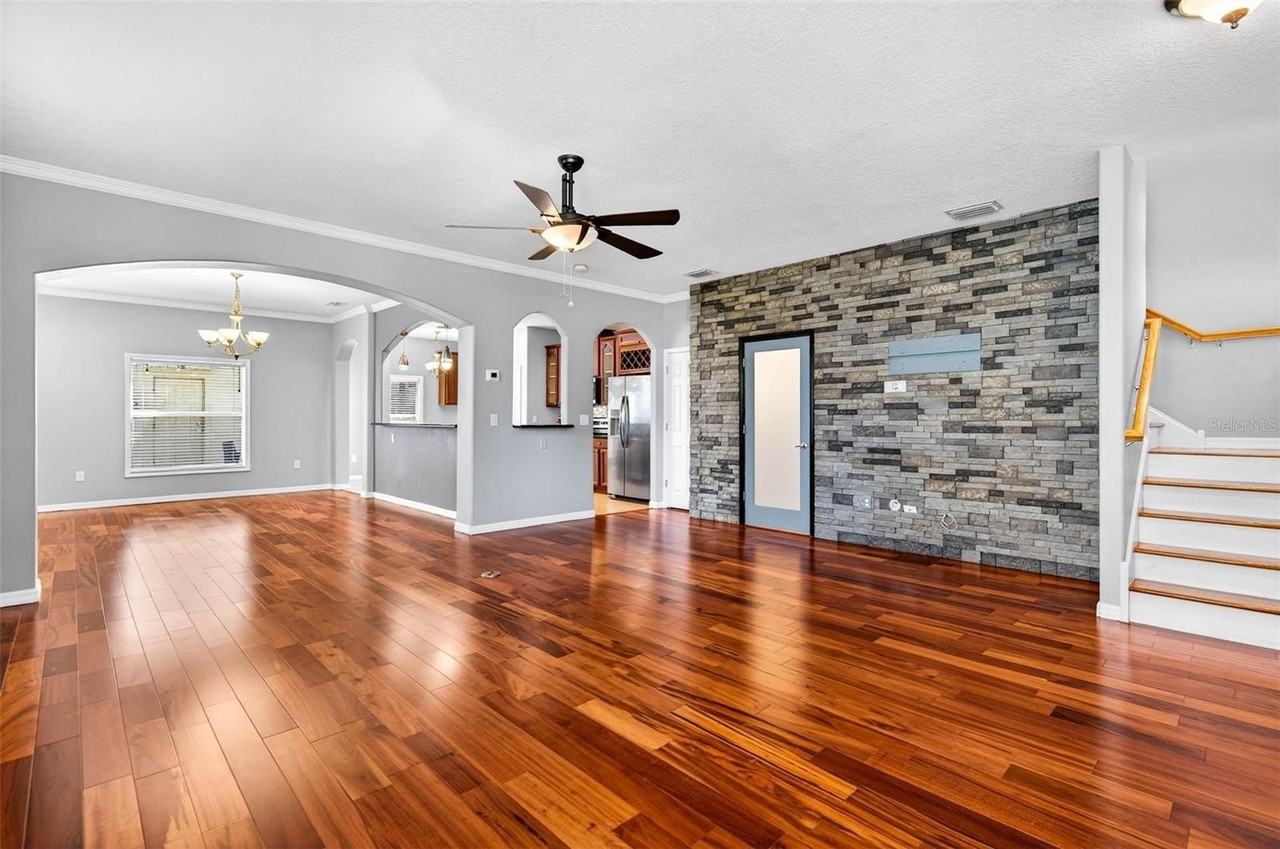 12618 Weston Dr - Photo 3 of 37