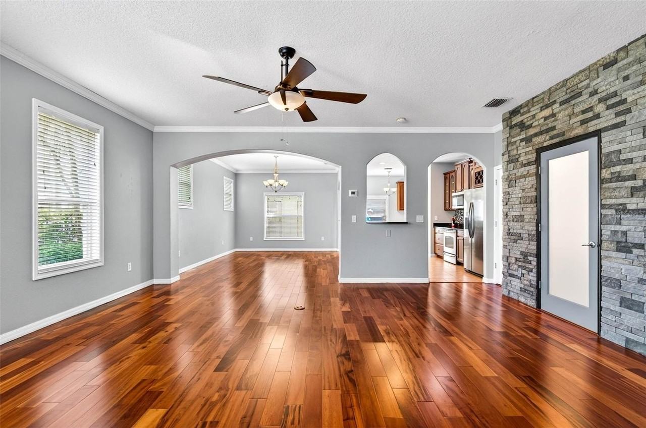 12618 Weston Dr - Photo 4 of 37