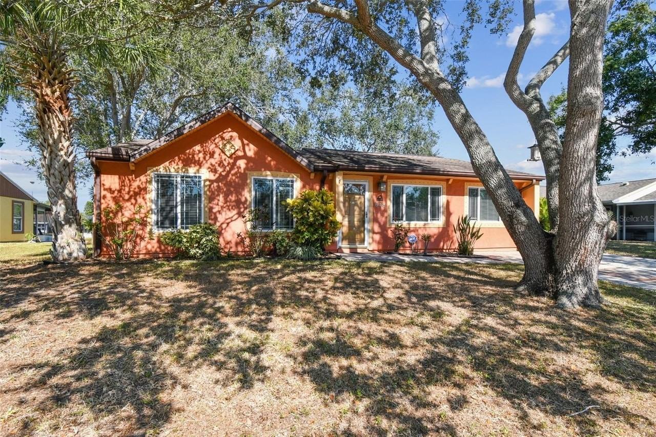 648 Timber Bay Cir E - Photo 5 of 32