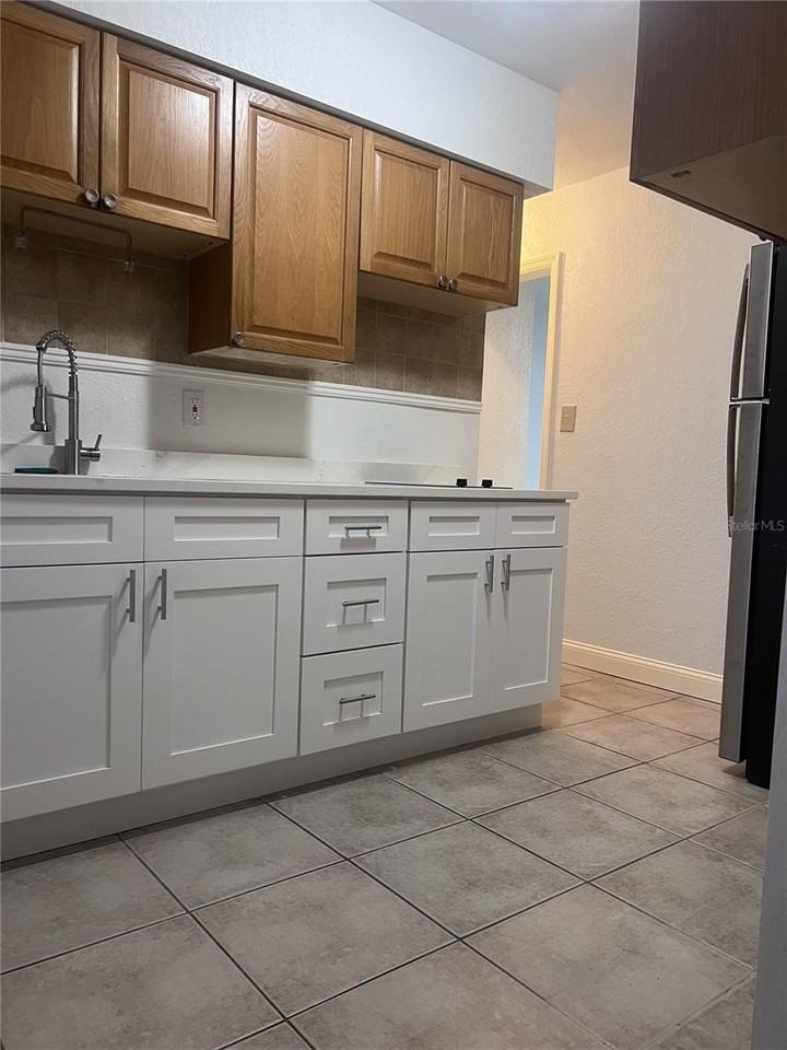 2495 Baywood Dr E - Photo 3 of 14