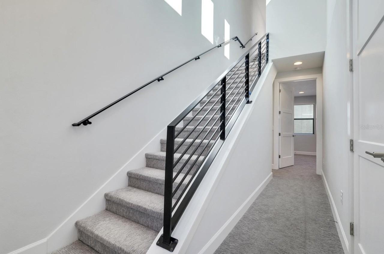 401 N Oregon Ave #7 - Photo 4 of 36