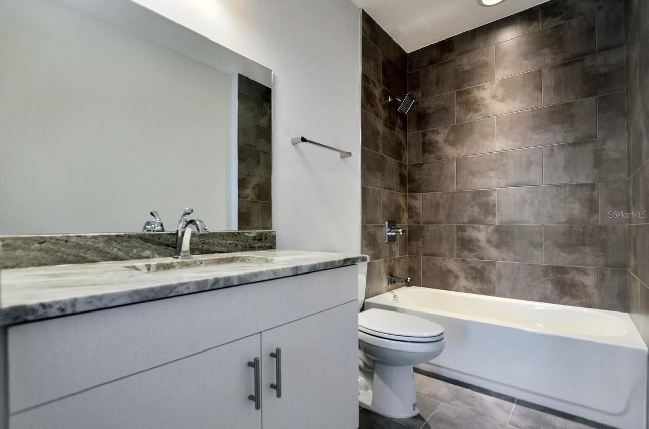 401 N Oregon Ave #7 - Photo 7 of 36