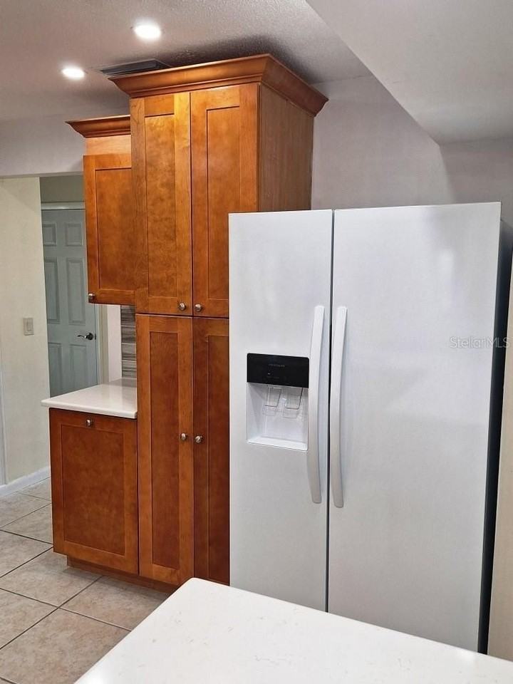 2061 Butternut Cir W - Photo 7 of 28