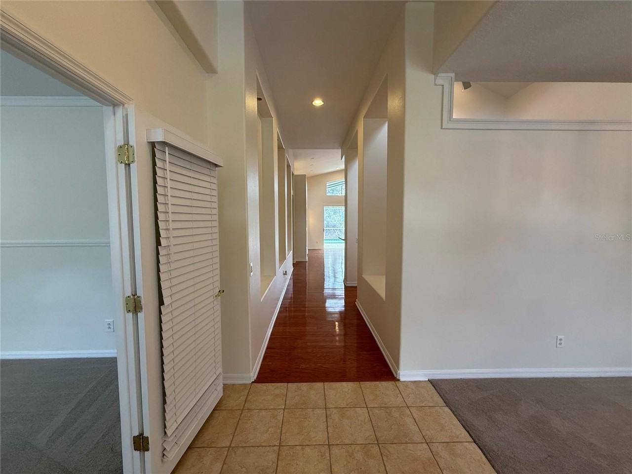 8132 Brinegar Cir - Photo 4 of 48