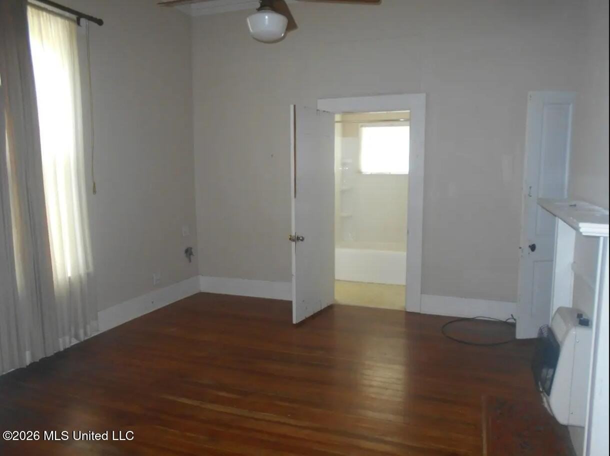 8009 Mccomb-Hville Rd - Photo 4 of 8