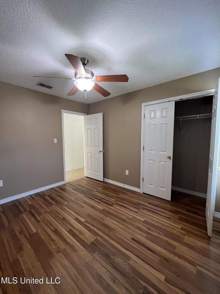 13463 Addison Ave - Photo 7 of 14