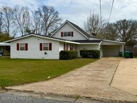 2606 Pinewood Ave - Photo 1 of 1