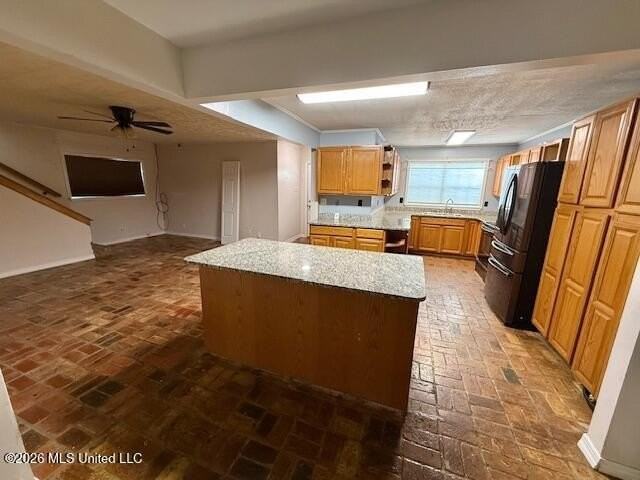 2606 Pinewood Ave - Photo 3 of 17