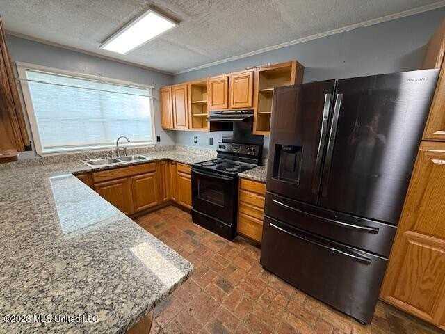 2606 Pinewood Ave - Photo 4 of 17