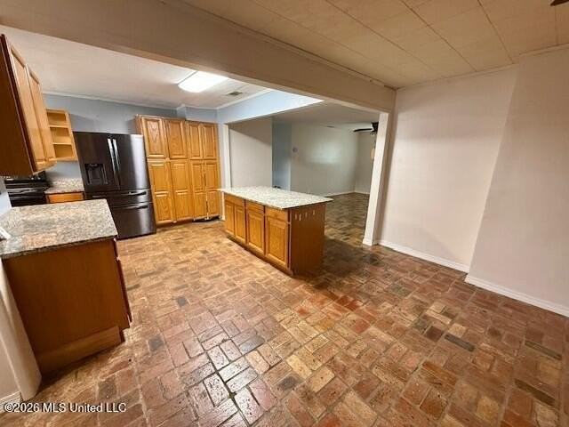 2606 Pinewood Ave - Photo 6 of 17