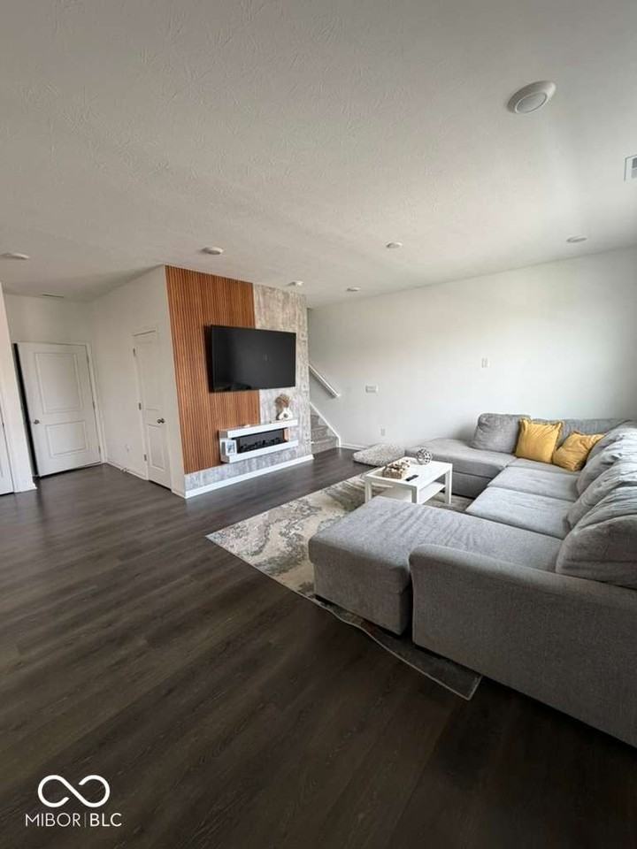 6301 Rhinecliff Dr - Photo 6 of 16