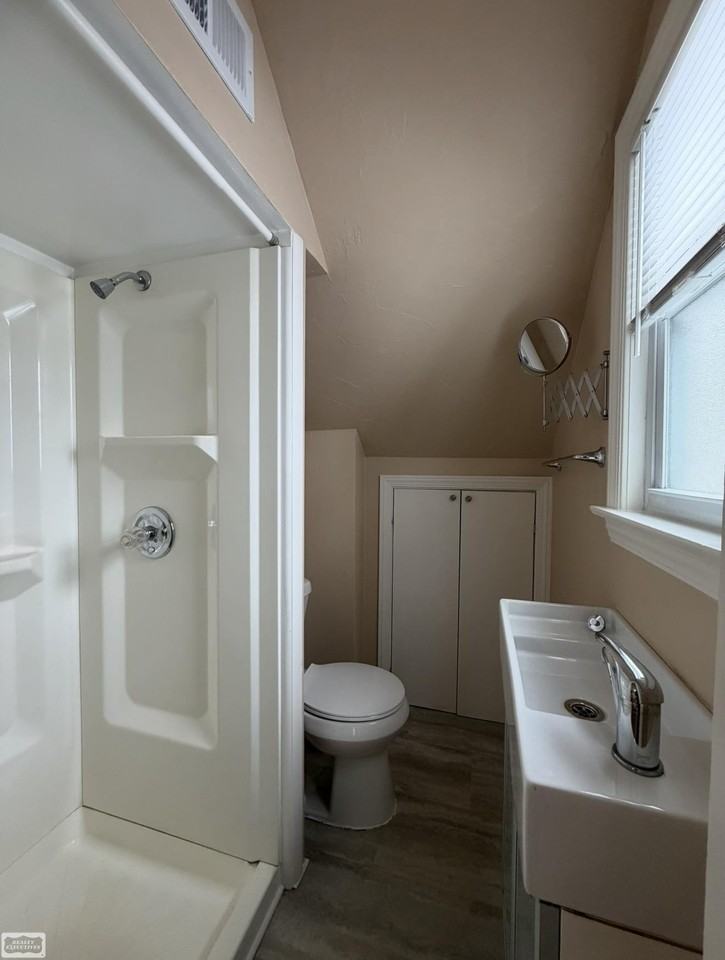 69 Miller St - Photo 4 of 7