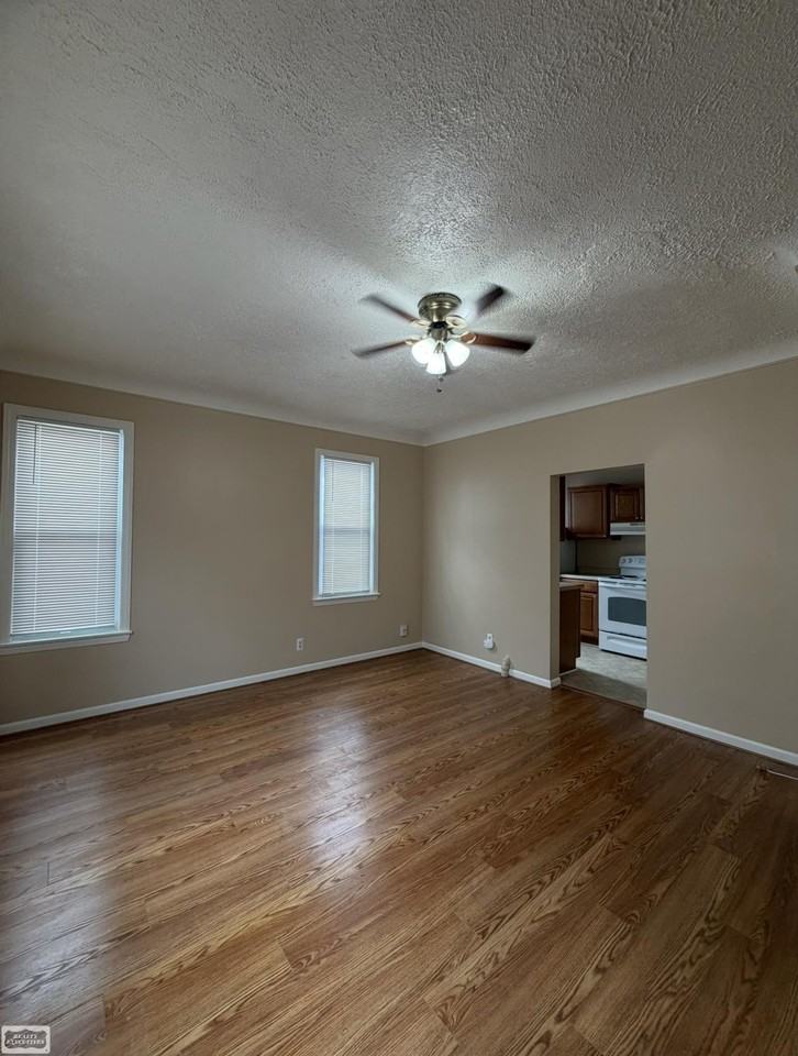 69 Miller St - Photo 6 of 7