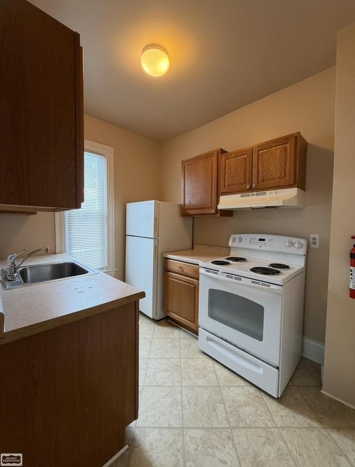 69 Miller St - Photo 7 of 7