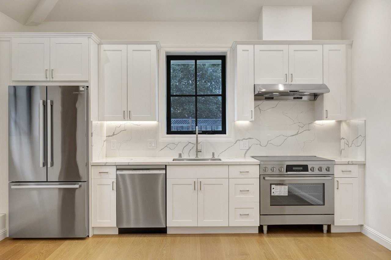 1438A Columbus Ave - Photo 7 of 22