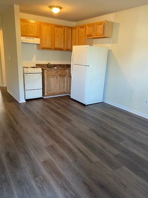 14303 Old Courthouse Way - Photo 2 of 5