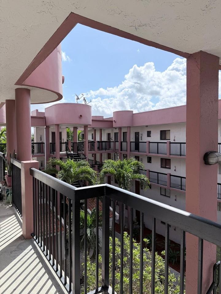 W 21st Ct #413 - Photo 7 of 8