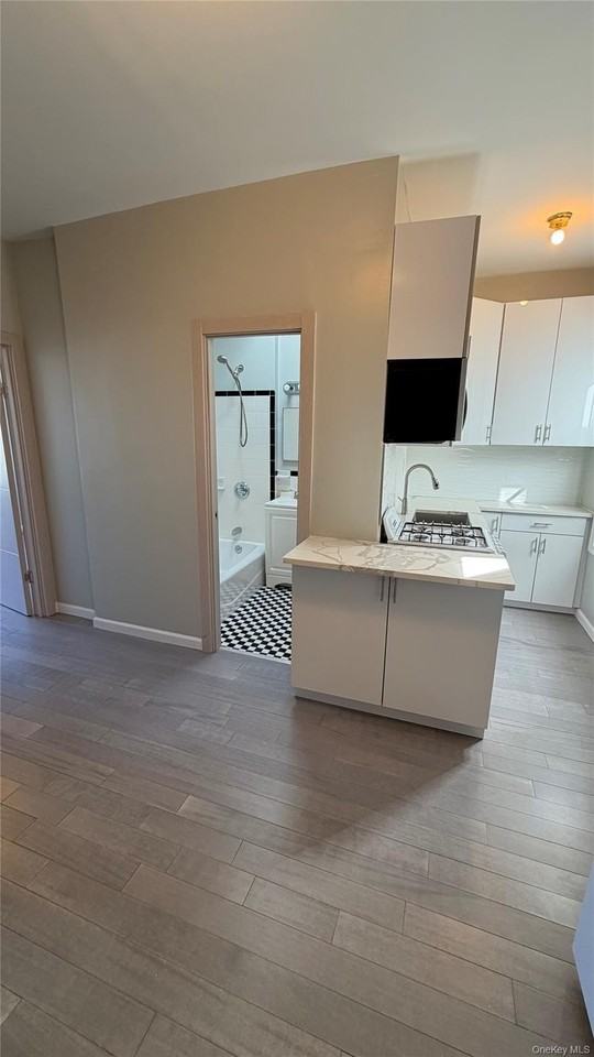 9716 Metropolitan Ave Unit 2f - Photo 2 of 10