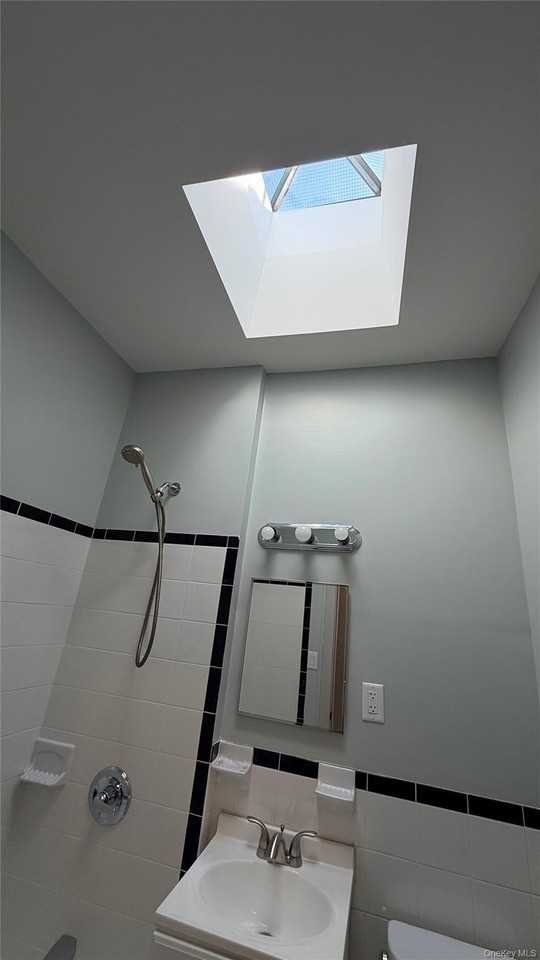 9716 Metropolitan Ave Unit 2f - Photo 7 of 10