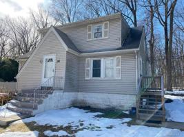 featured image of 56 Millspaugh Ln 1st Fl