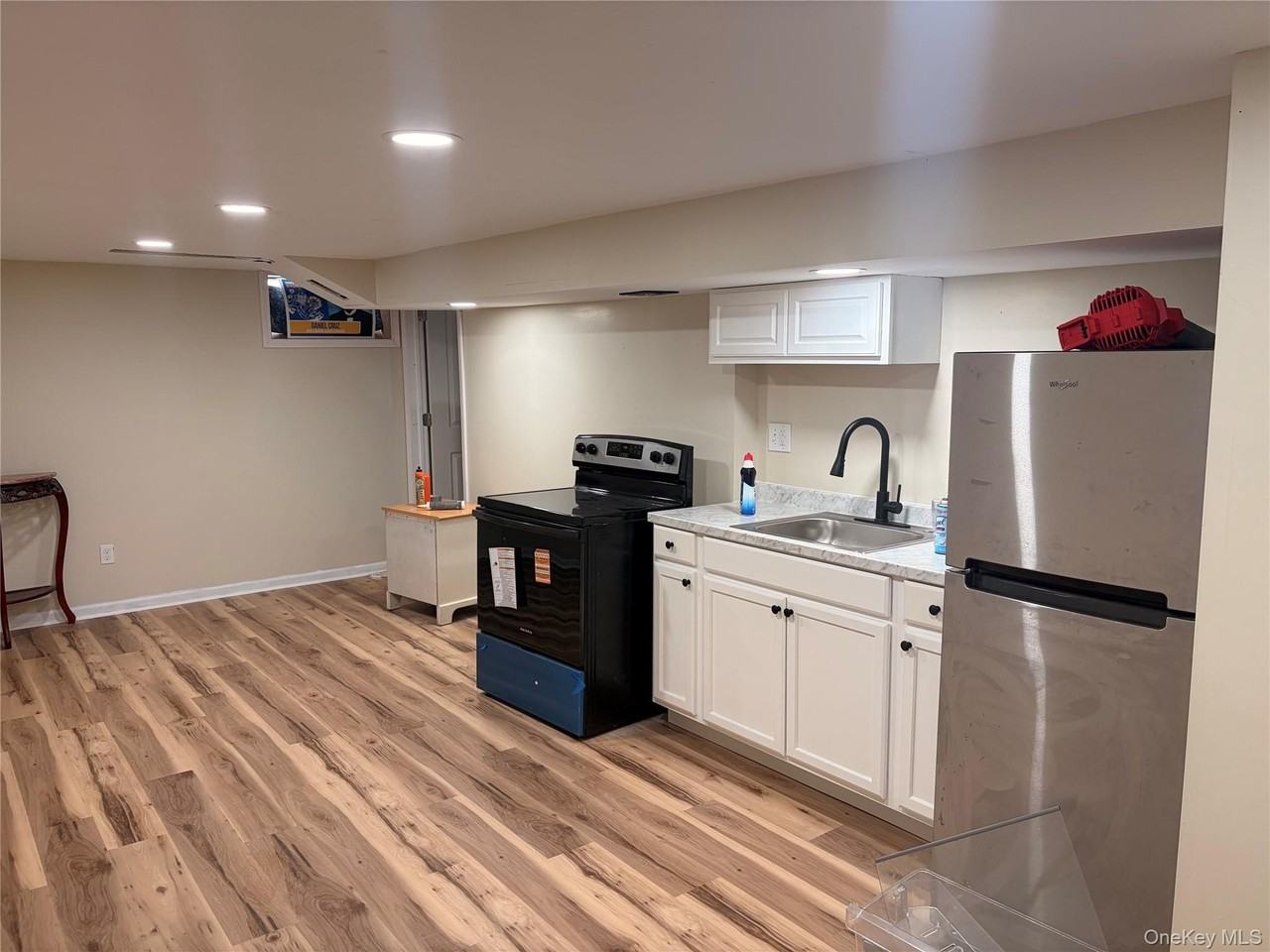 16 Lark St - Photo 2 of 7