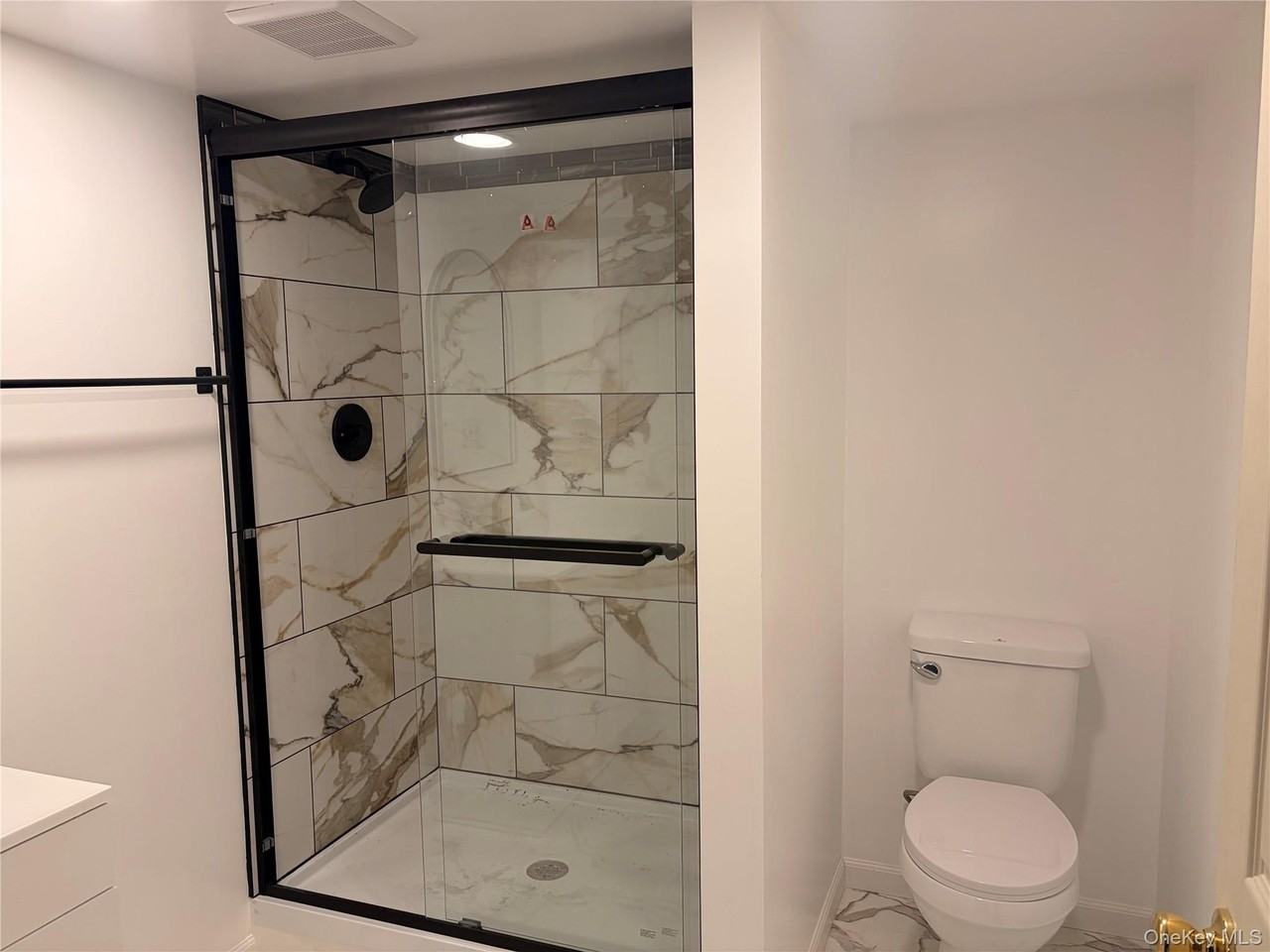 16 Lark St - Photo 3 of 7