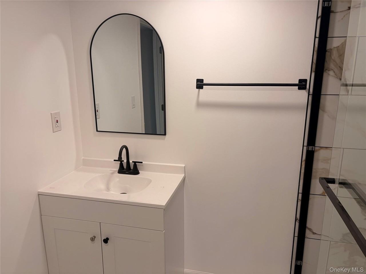 16 Lark St - Photo 4 of 7