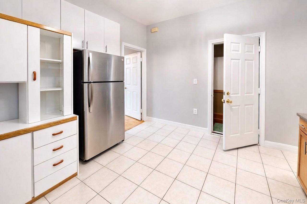 787 Woodward Ave Apt 2l - Photo 2 of 10