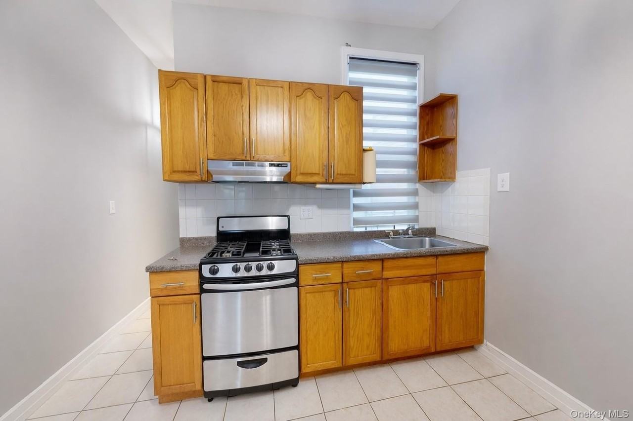 787 Woodward Ave Apt 2l - Photo 3 of 10