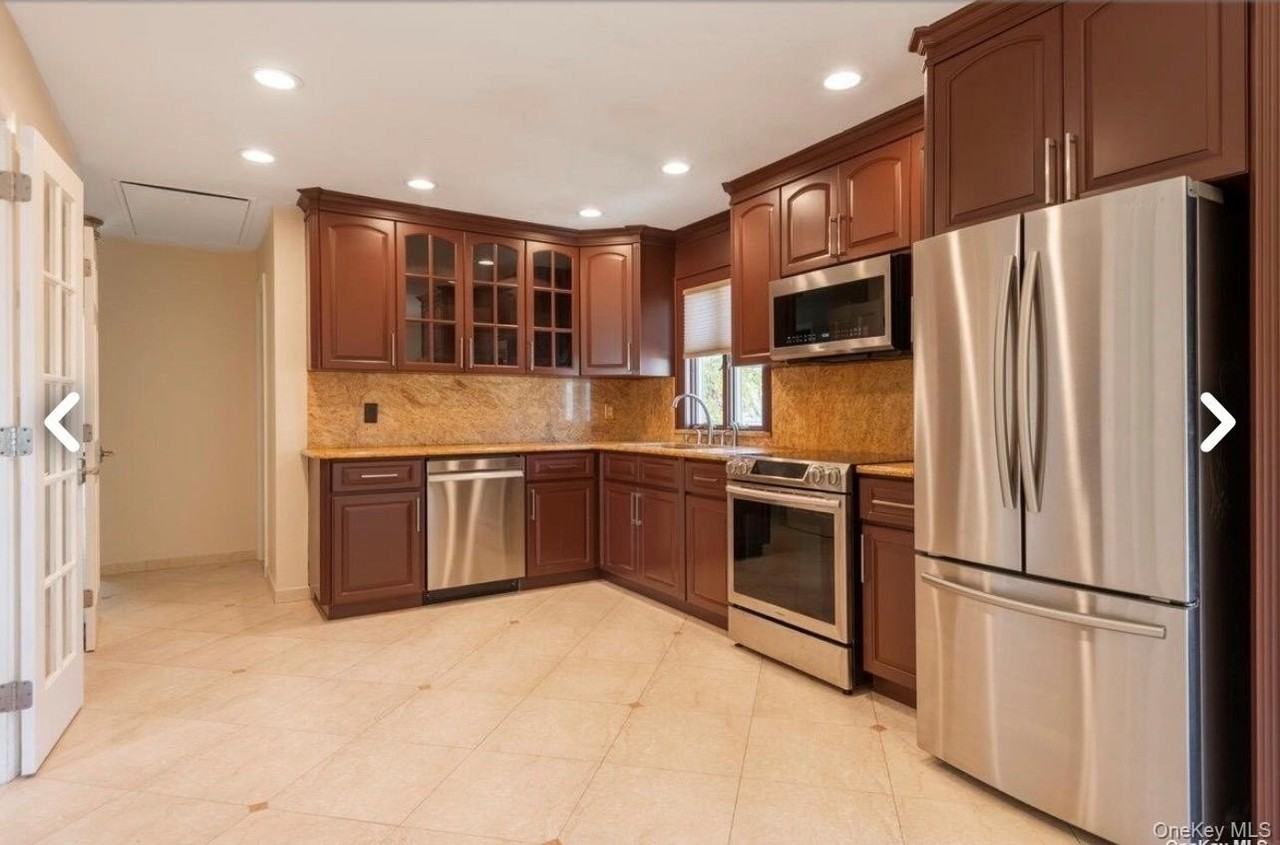 171 Roslyn Rd - Photo 2 of 12