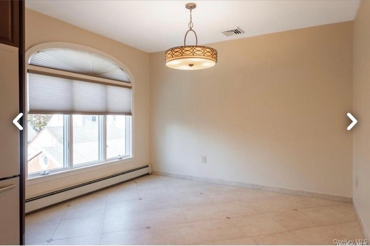 171 Roslyn Rd - Photo 5 of 12