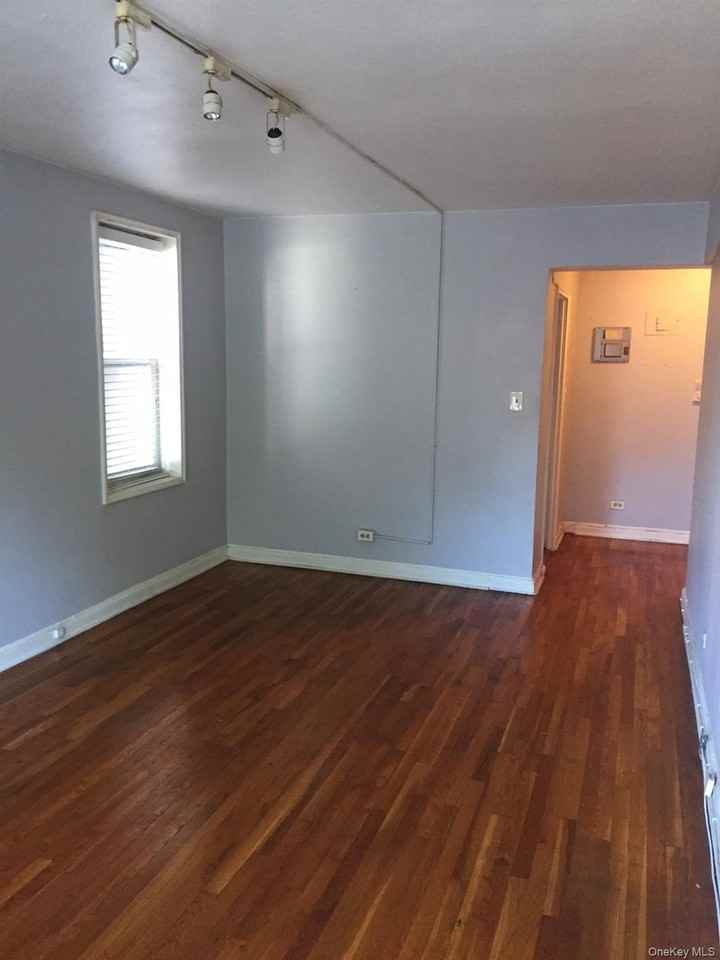 14325 84th Dr Apt 2e - Photo 6 of 12