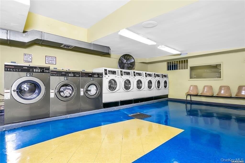 13915 83rd Ave Apt 233 - Photo 2 of 4