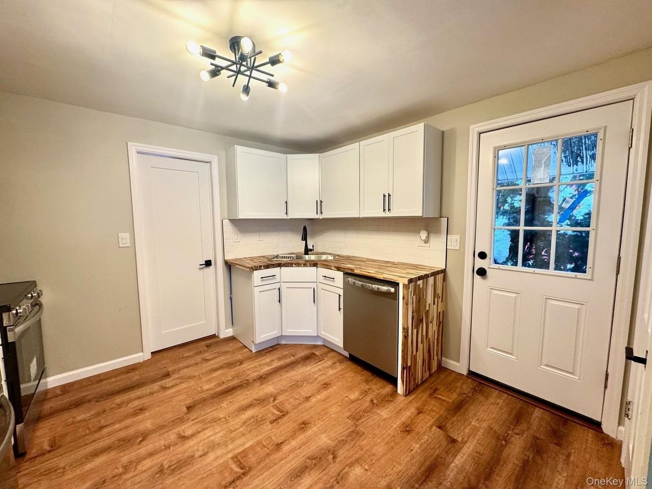 121 Main St - Photo 4 of 18