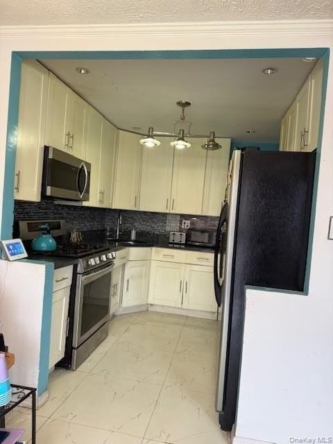 868 E 95th St Unit 2 - Photo 6 of 11